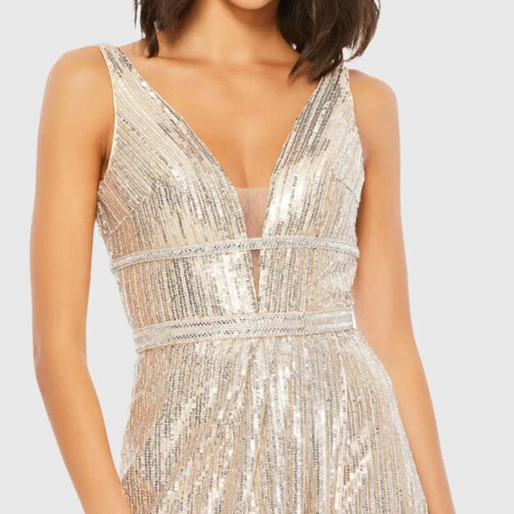 Mac Duggal Elegant Silver Evening Gown - Picture 6 of 7